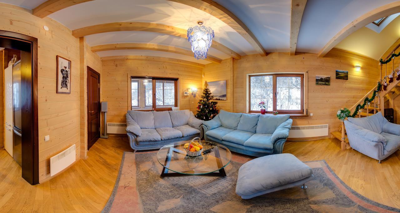 Gallery Of Mountains Holiday Home Yasinya Buitenkant foto